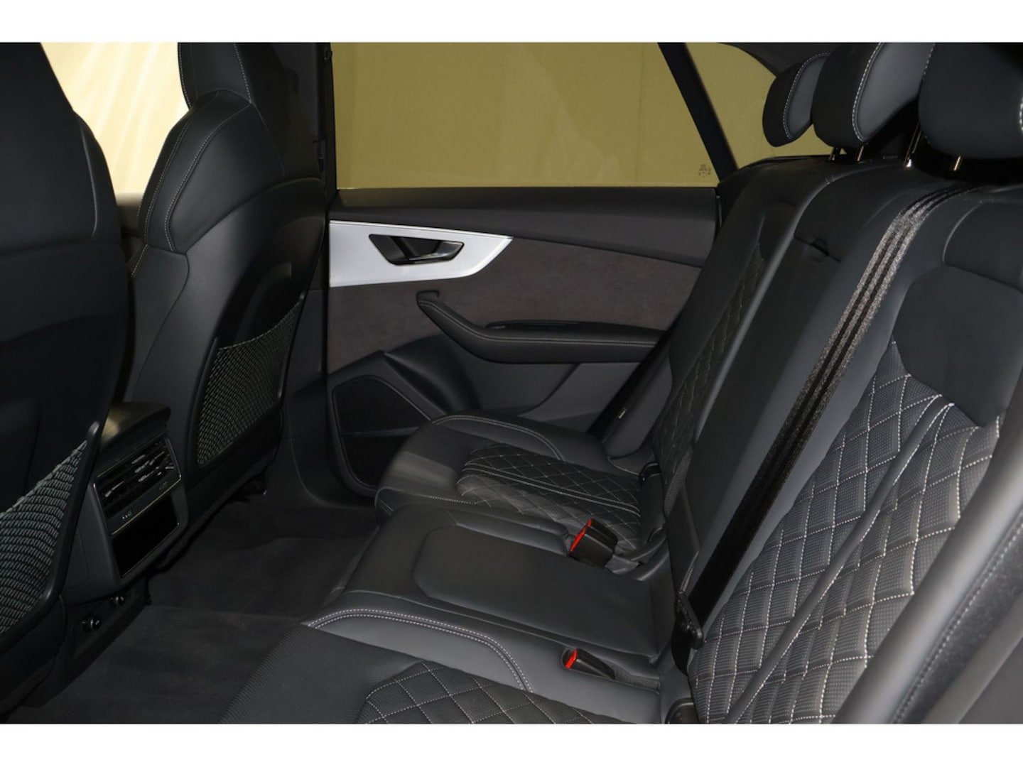 Bild über Audi Q8 SUV 50 TDI quattro tiptronic - für weitere Informationen kontaktieren Sie den Audi Partner