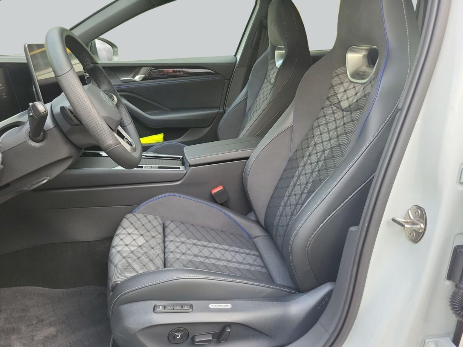 Volkswagen Passat – Bild 10