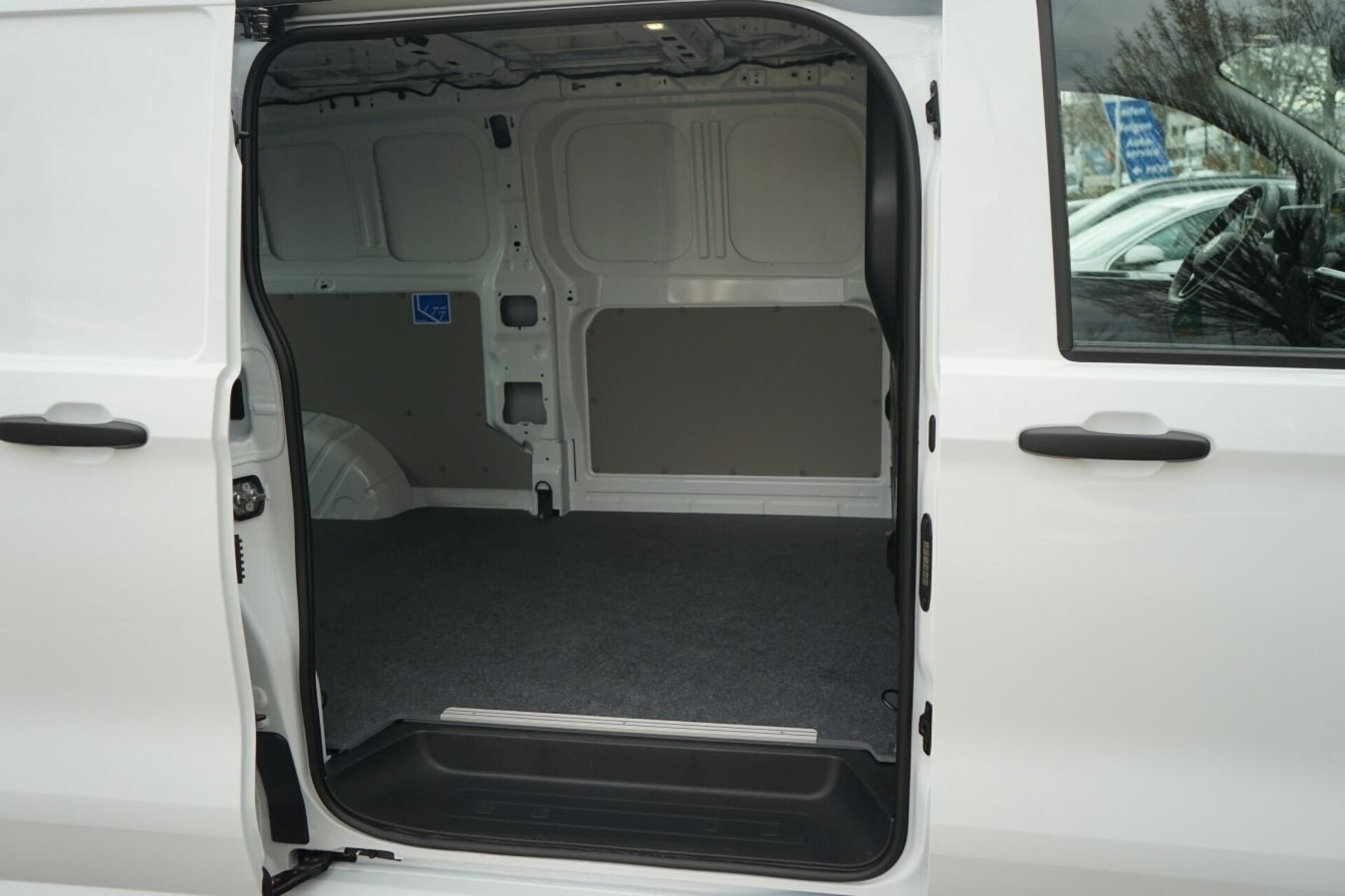 Volkswagen Transporter Kasten langer Radstand