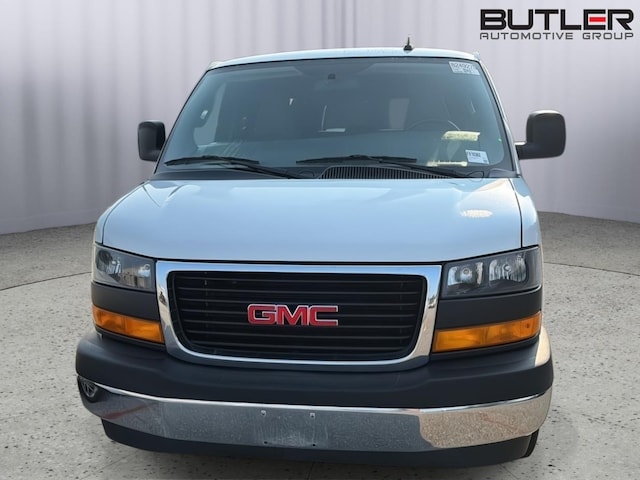 2023 GMC Savana Passenger