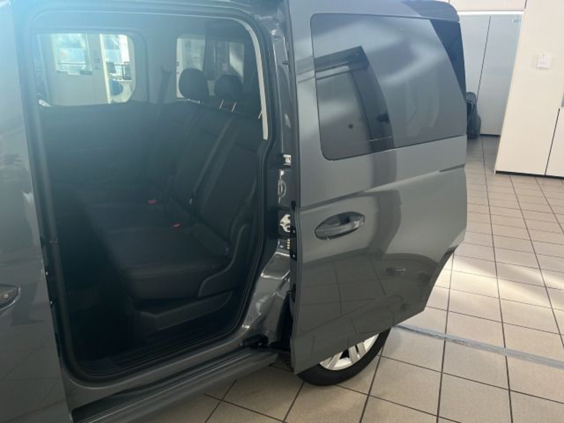 Volkswagen Caddy Basis-Modell