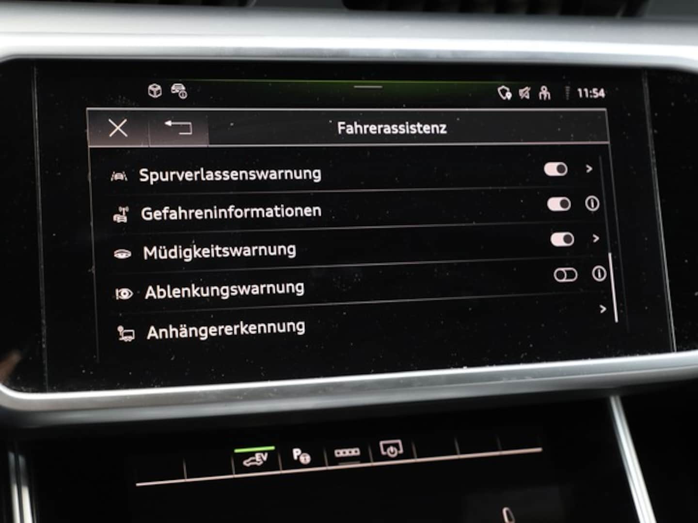 Bild über Audi A6 Avant TFSI e advanced 50 TFSI e quattro S tronic - für weitere Informationen kontaktieren Sie den Audi Partner