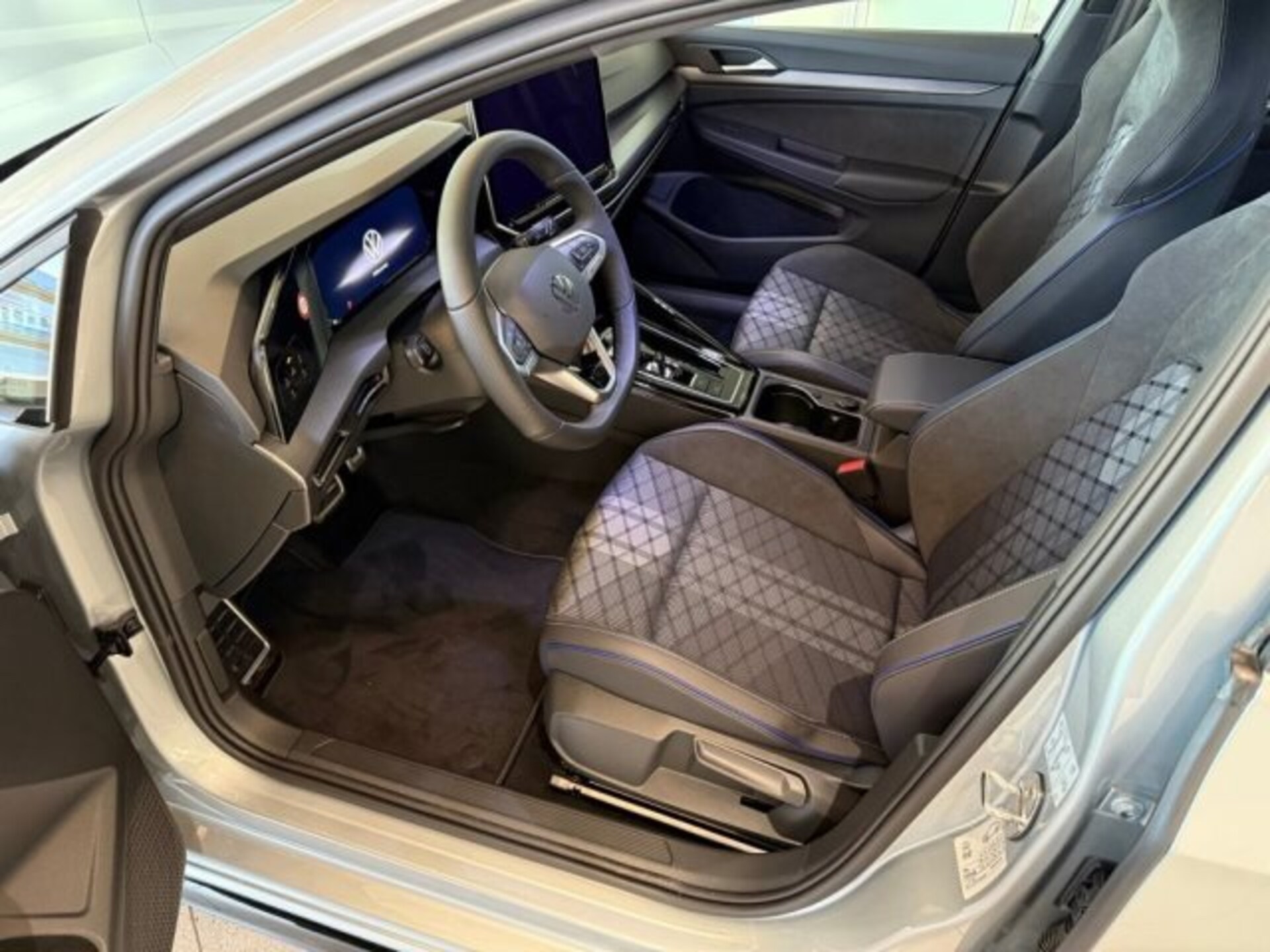 Volkswagen Golf R-Line
