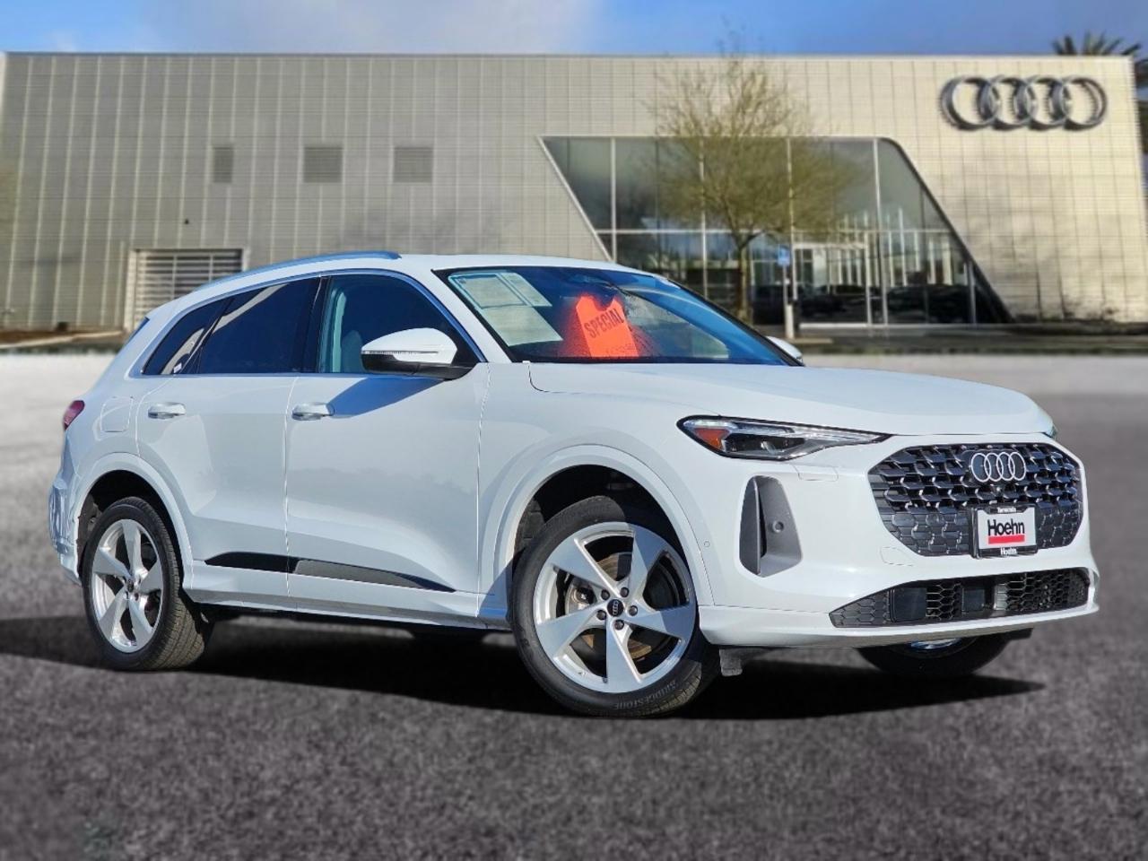 2025 Audi Q5 40 Premium Plus's photo