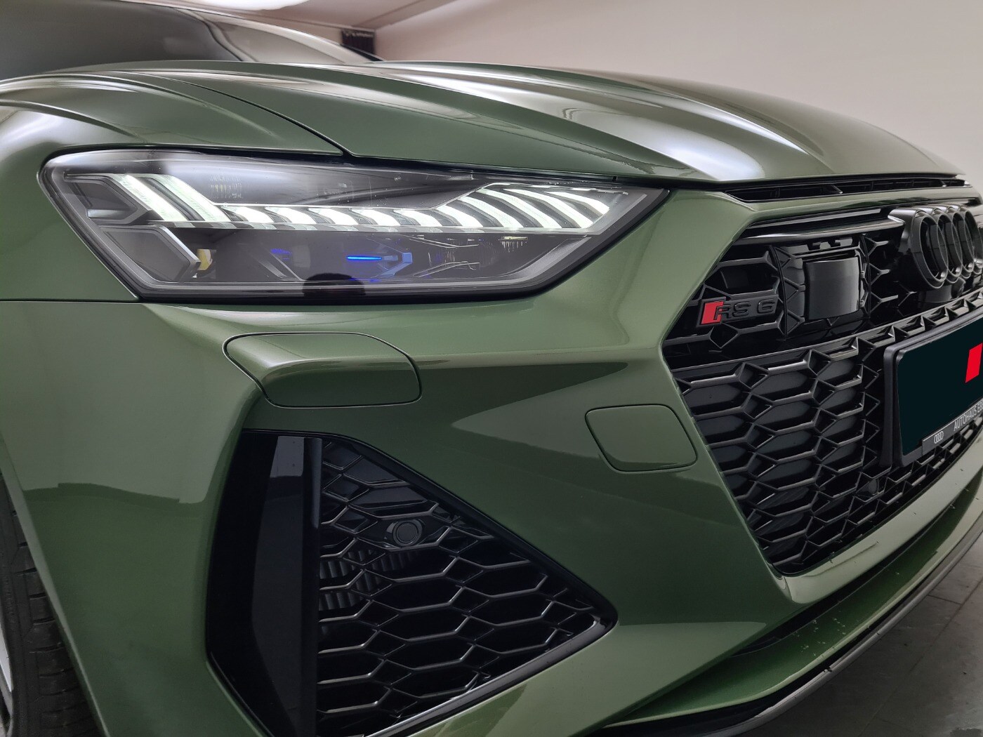 Image about Audi RS 6 Avant performance quattro tiptronic