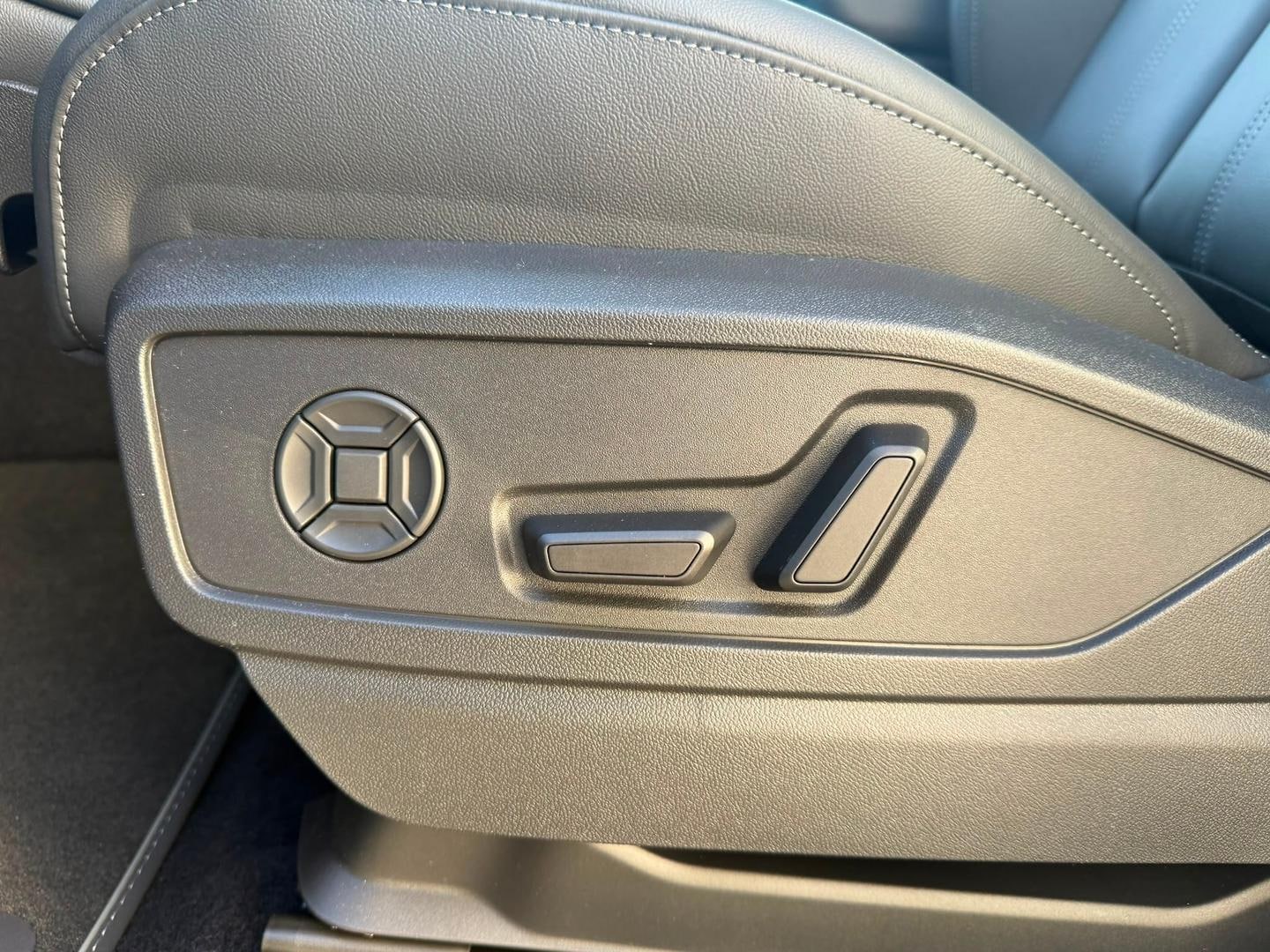 Image about Audi Q5 SUV e-hybrid quattro S tronic