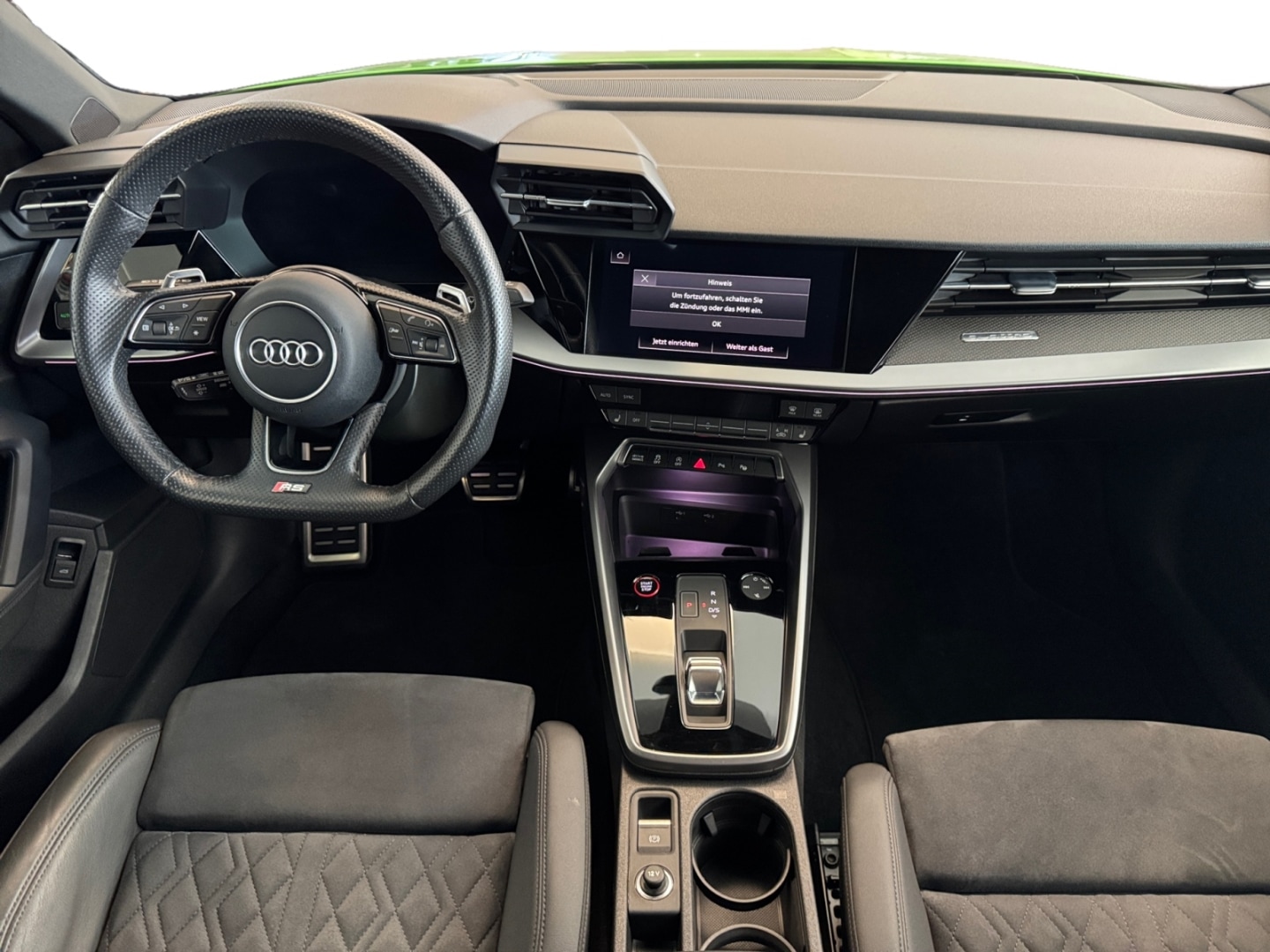 Bild über Audi RS 3 Sportback TFSI quattro S tronic - für weitere Informationen kontaktieren Sie den Audi Partner