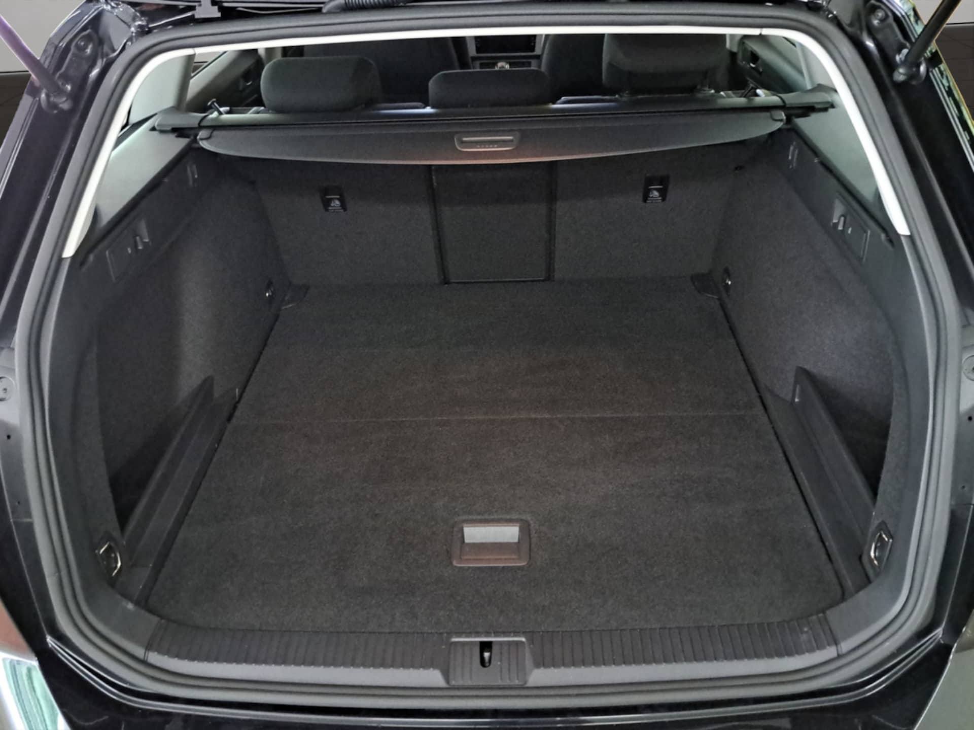 Volkswagen Passat Variant Basis-Modell