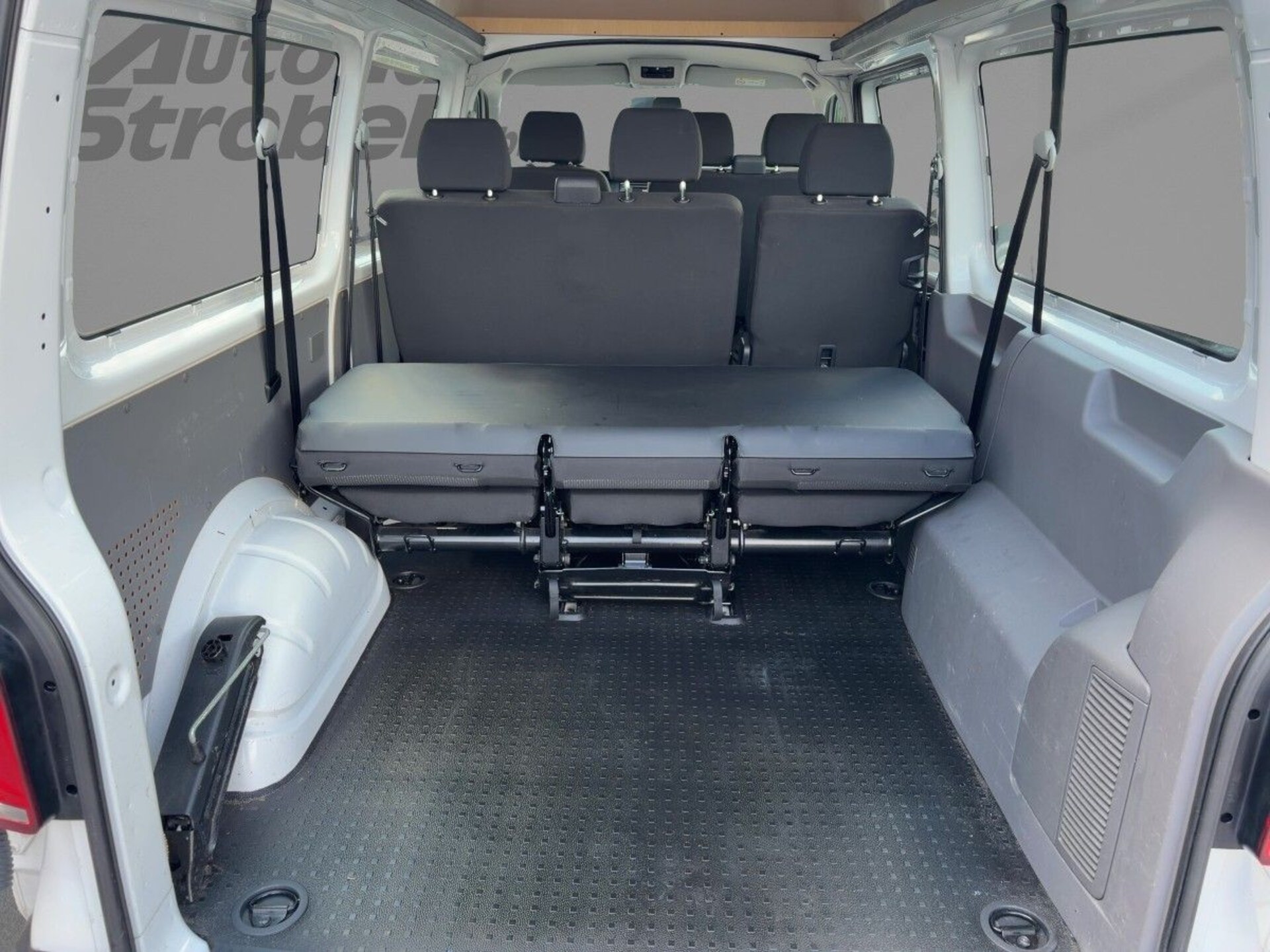 Volkswagen T6.1 Transporter Kombi langer Radstand