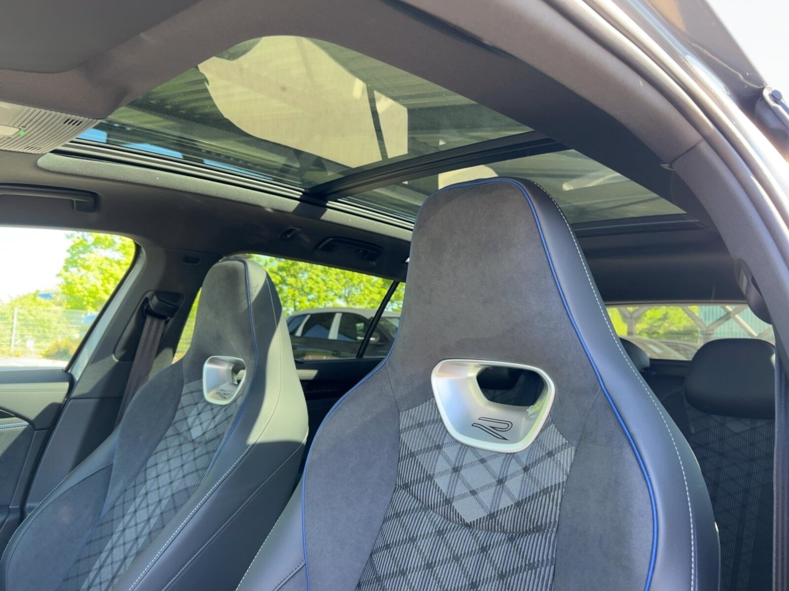 Volkswagen Passat – Bild 14