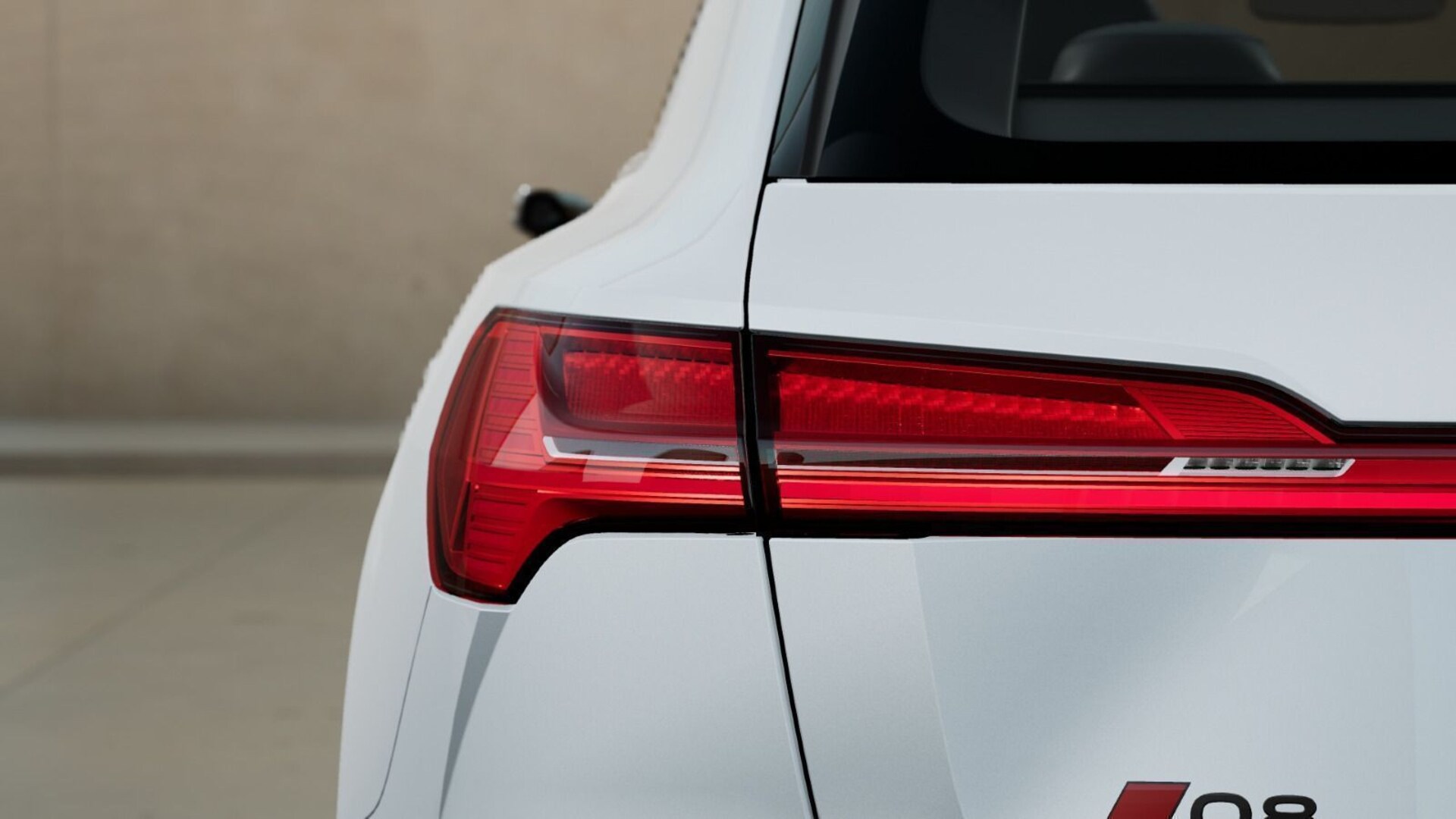 Audi Q8 e-tron S line