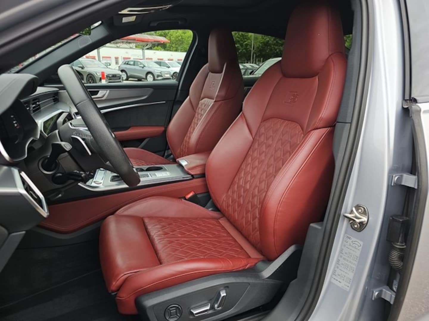 Bild über Audi S6 Limousine TDI quattro tiptronic - für weitere Informationen kontaktieren Sie den Audi Partner