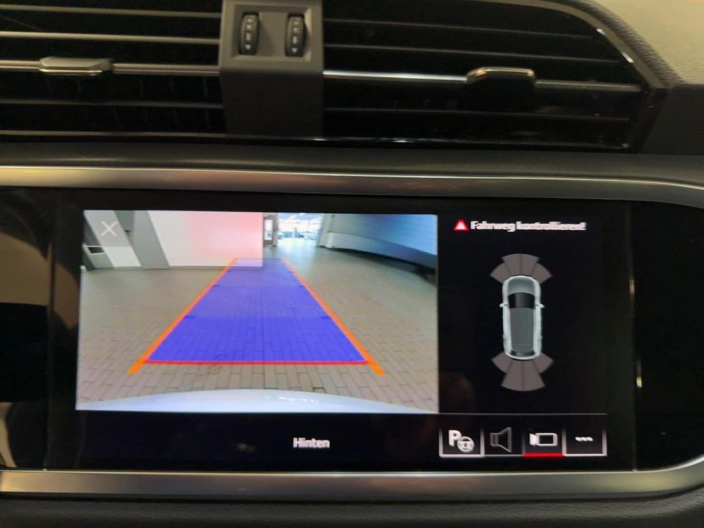Bild über Audi Q3 TFSI e 45 TFSI e S tronic - für weitere Informationen kontaktieren Sie den Audi Partner