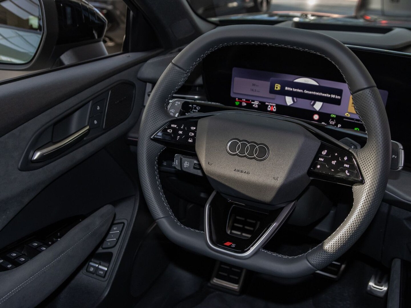 Bild über Audi Q3 SUV e-hybrid e-hybrid 200 kW S tronic - für weitere Informationen kontaktieren Sie den Audi Partner