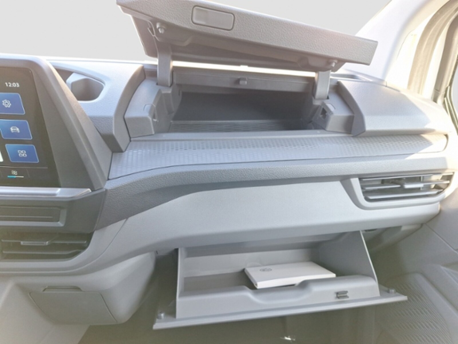 Volkswagen Transporter Kasten kurzer Radstand – Bild 16