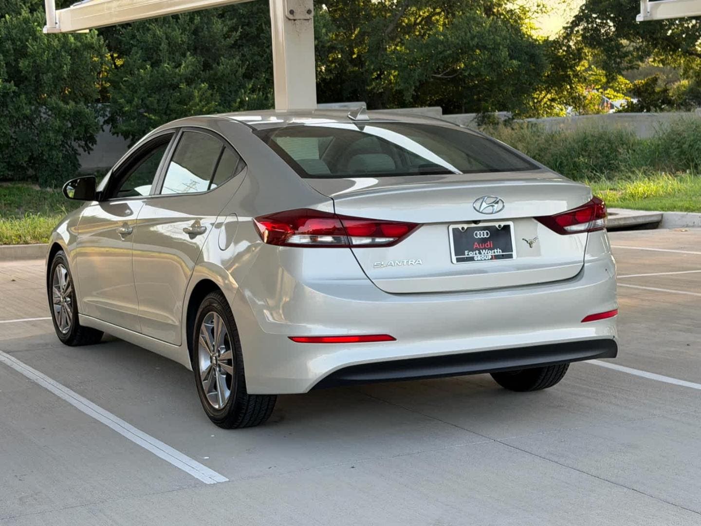 Used 2017 Hyundai Elantra SE with VIN KMHD84LF6HU425305 for sale in Benbrook, TX