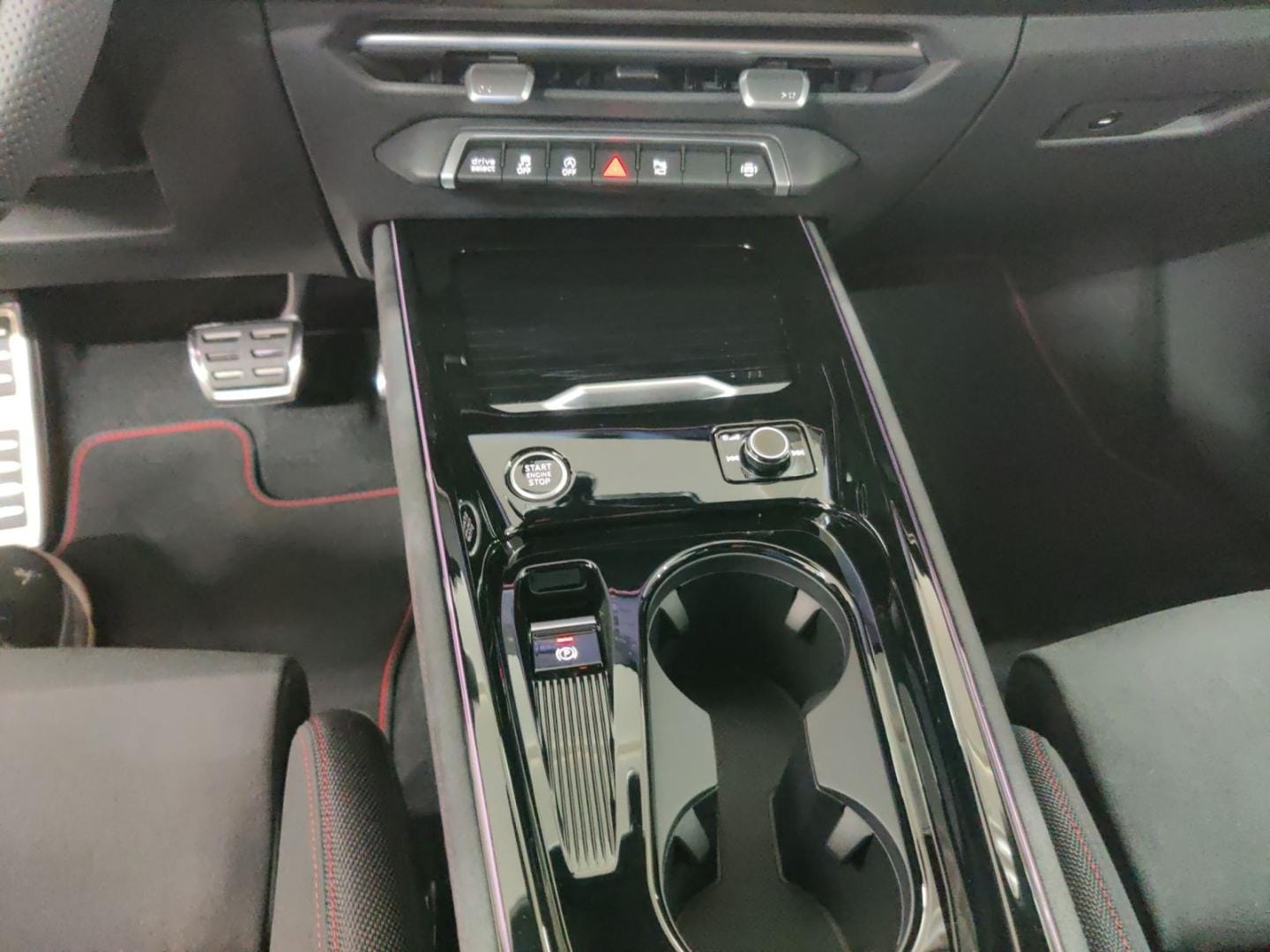 Bild über Audi Q3 SUV TFSI quattro 195 kW S tronic - für weitere Informationen kontaktieren Sie den Audi Partner