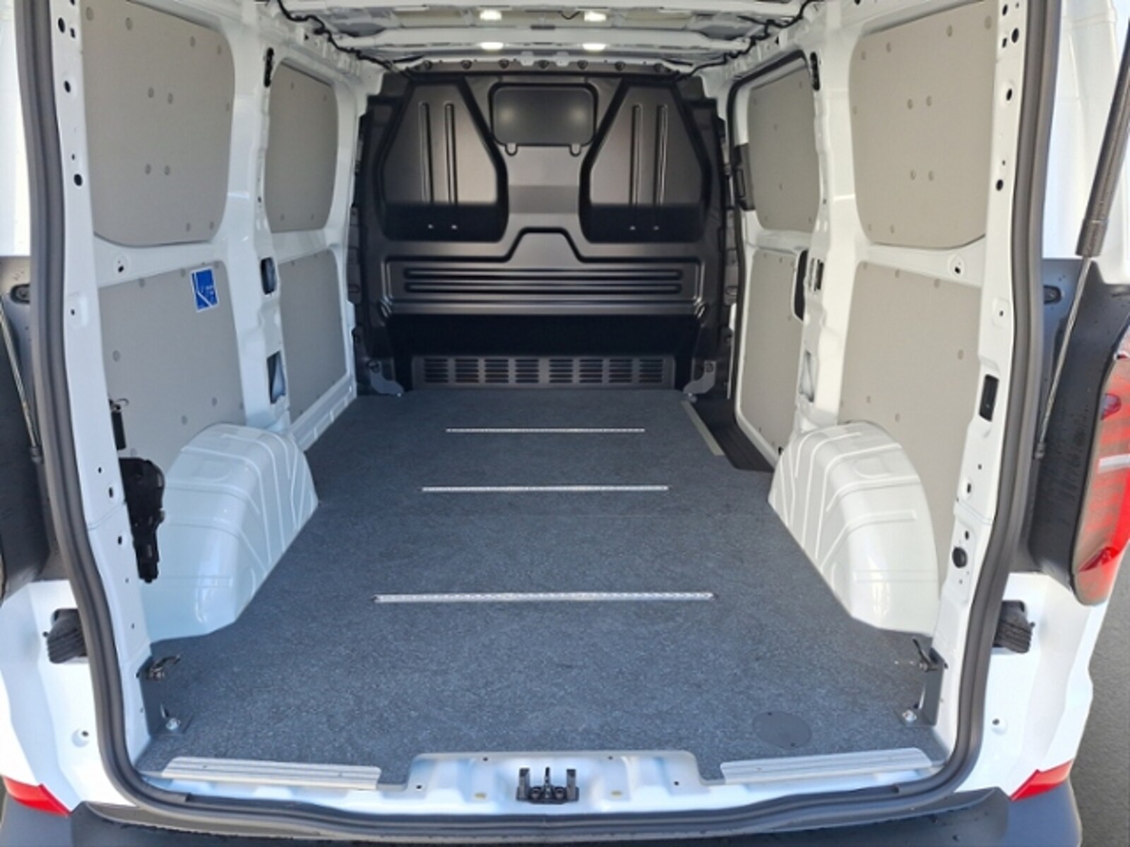 Volkswagen Transporter Kasten kurzer Radstand – Bild 17