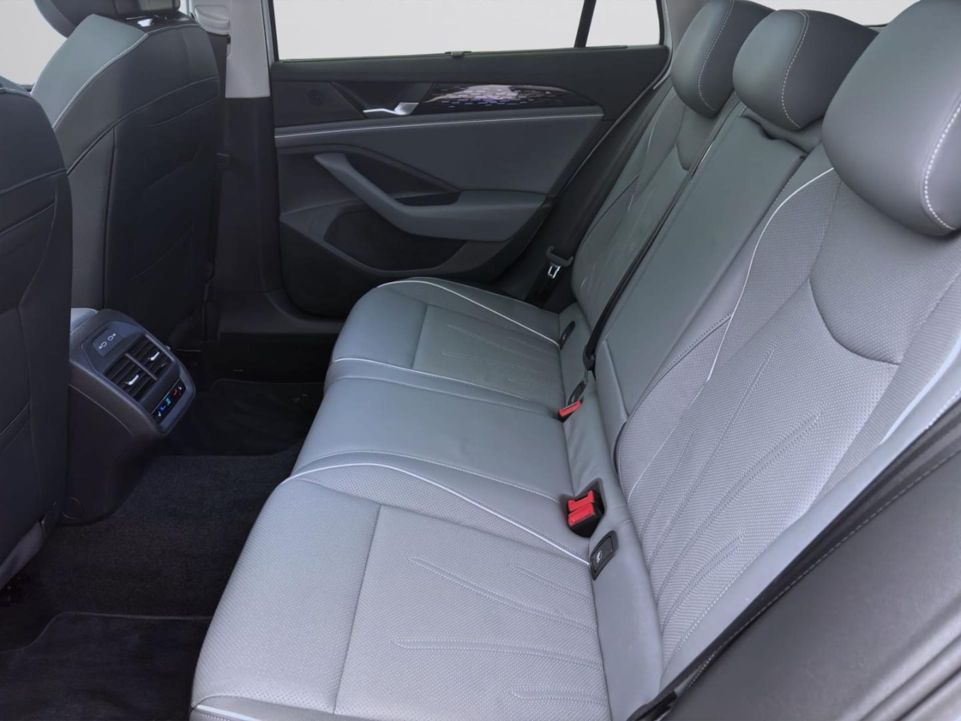 Volkswagen Passat Elegance