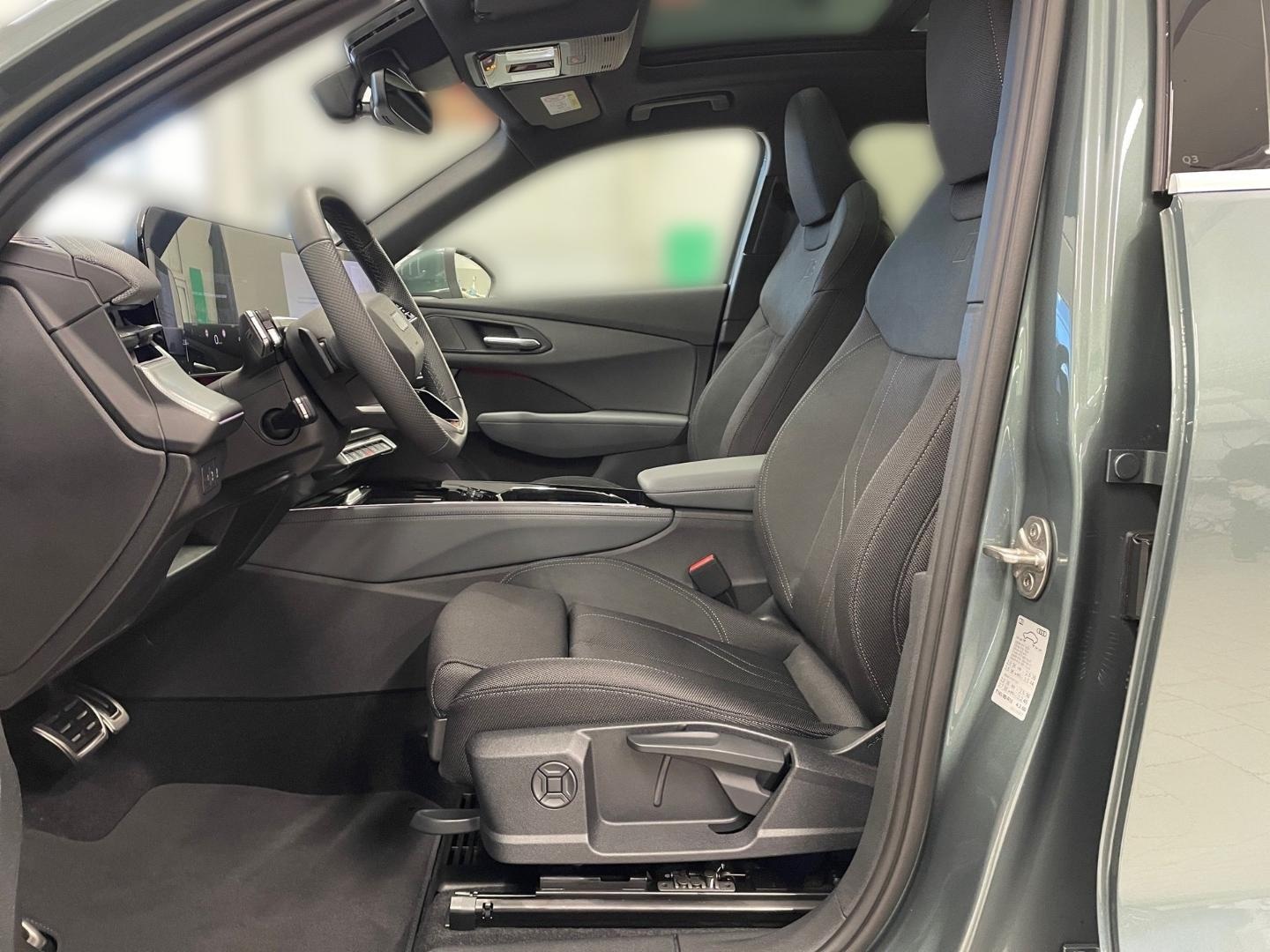 Bild über Audi Q3 SUV TFSI 110 kW S tronic - für weitere Informationen kontaktieren Sie den Audi Partner