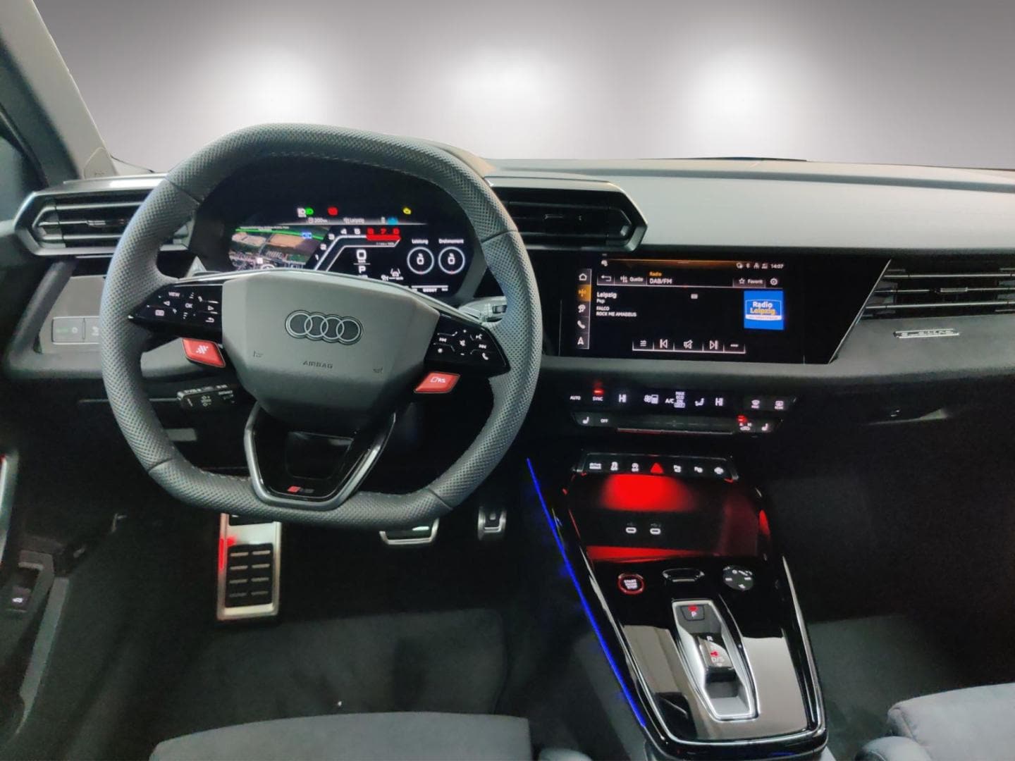 Bild über Audi RS 3 Sportback TFSI quattro 294 kW S tronic - für weitere Informationen kontaktieren Sie den Audi Partner