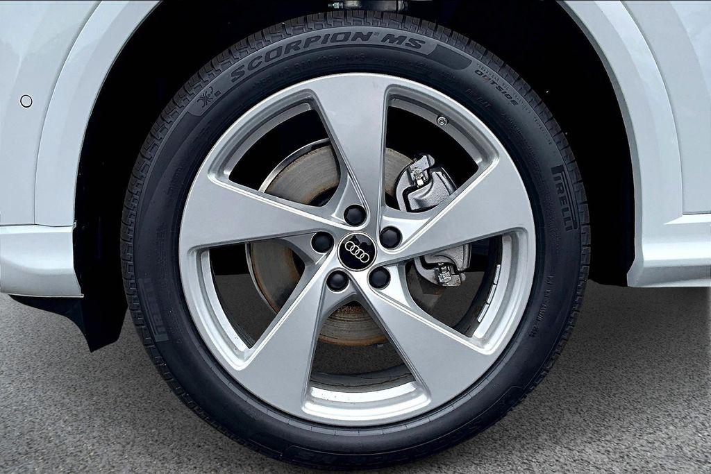 2025 Audi Q5 Premium Plus - Photo 13