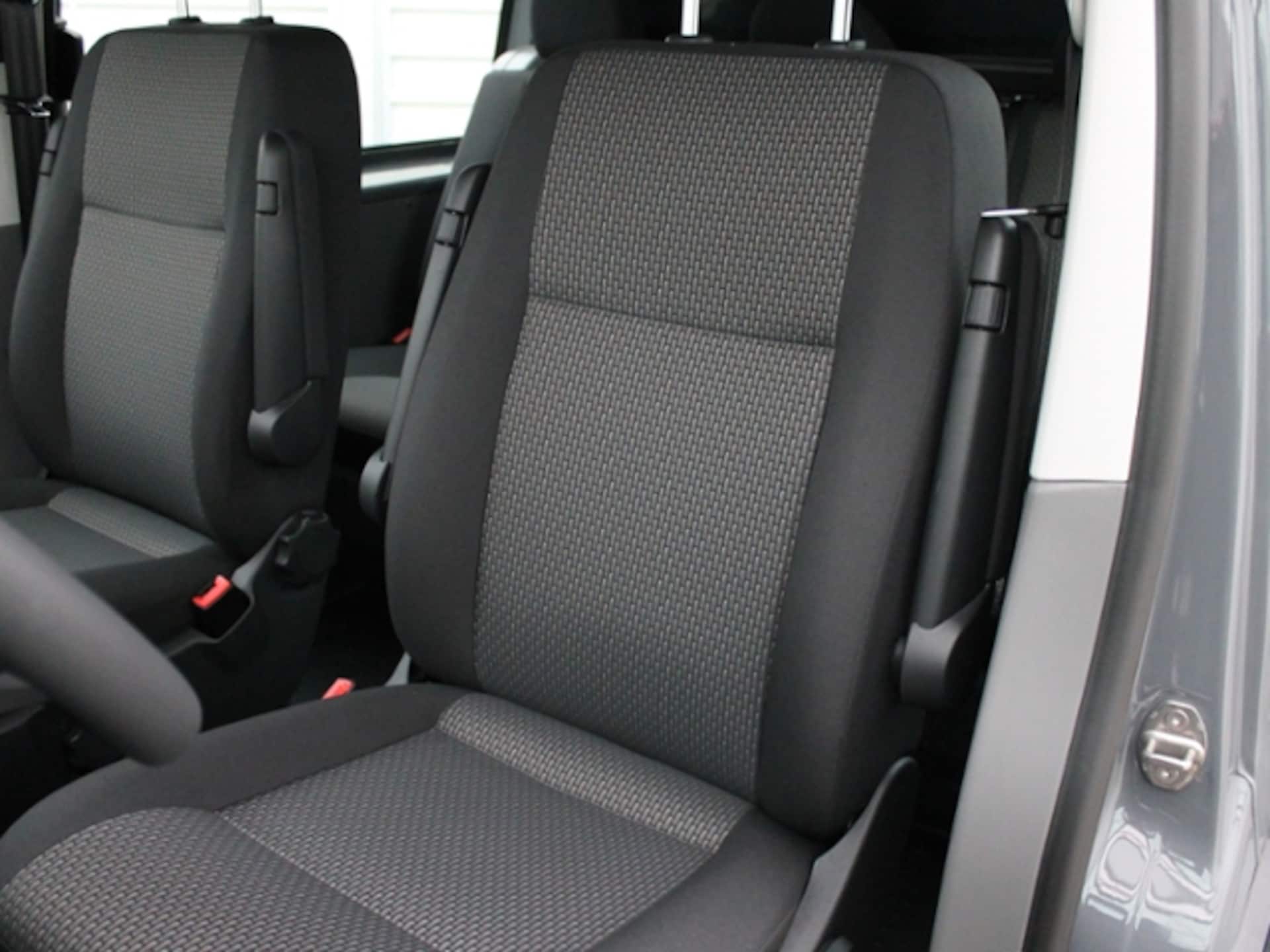Volkswagen T6.1 Transporter Kasten langer Radstand