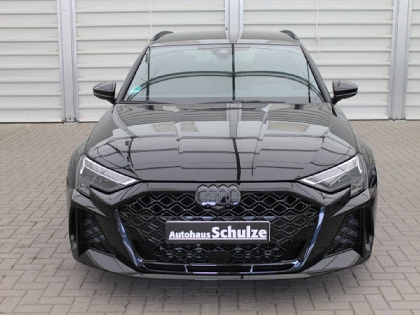 Bild über Audi RS 3 Sportback TFSI quattro S tronic - für weitere Informationen kontaktieren Sie den Audi Partner