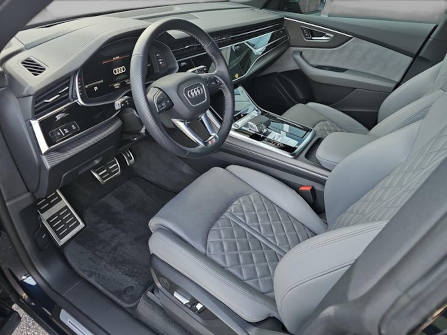 Bild über Audi Q8 SUV 50 TDI quattro tiptronic - für weitere Informationen kontaktieren Sie den Audi Partner