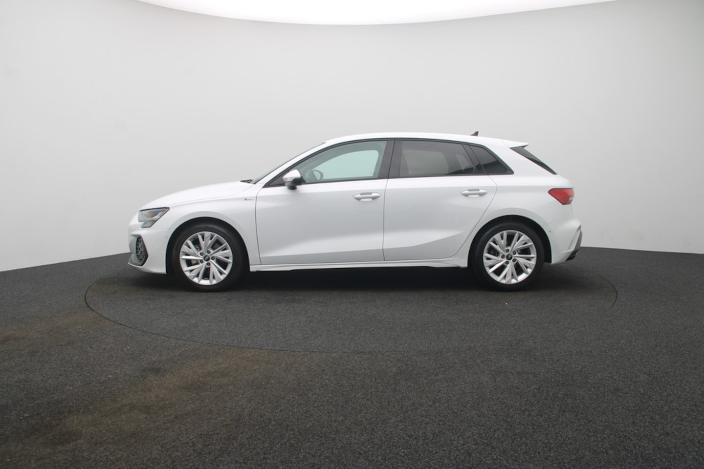 Bild über Audi A3 Sportback S line 35 TDI S tronic - für weitere Informationen kontaktieren Sie den Audi Partner