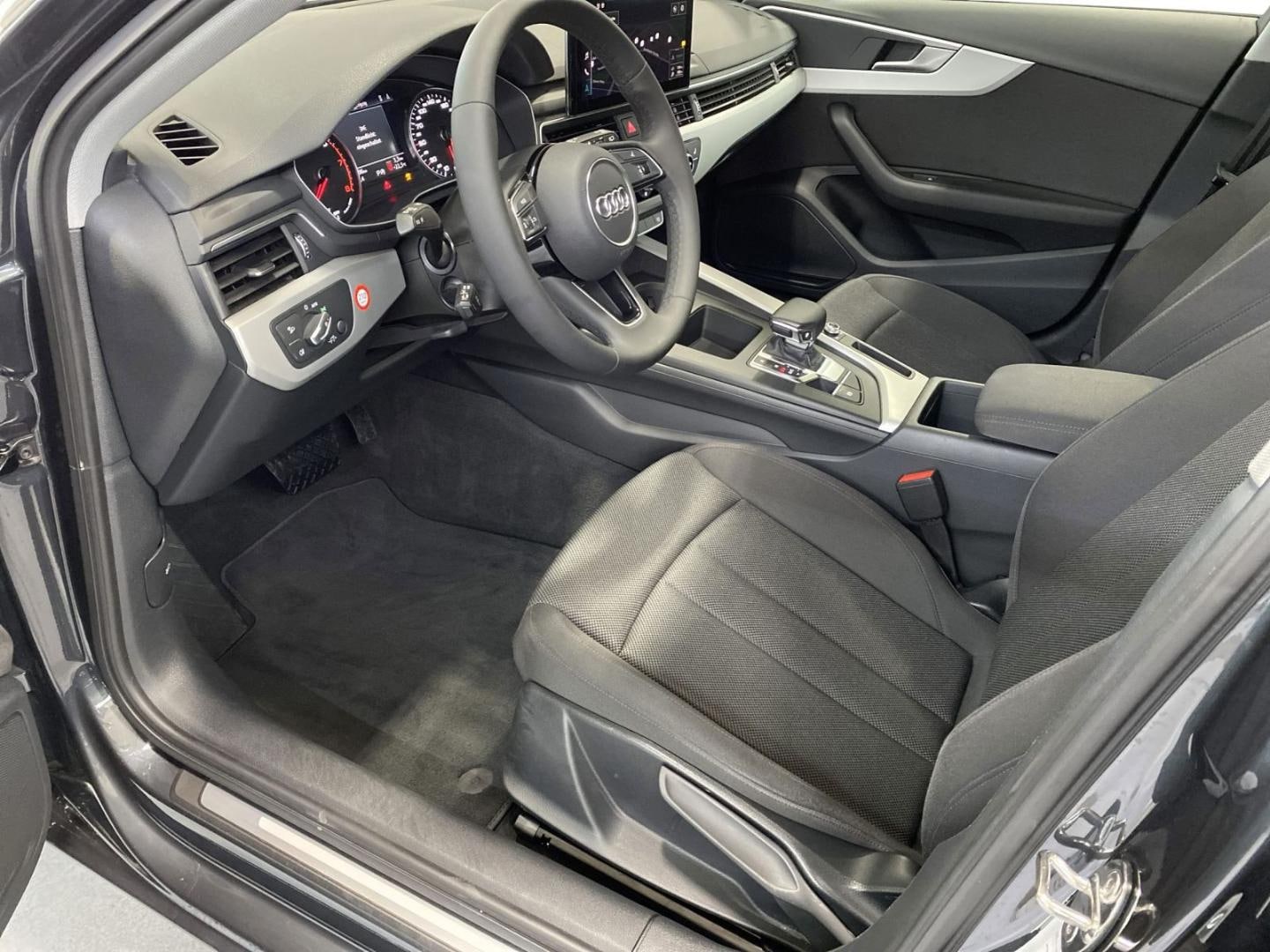Bild über Audi A4 Avant 35 TFSI S tronic - für weitere Informationen kontaktieren Sie den Audi Partner