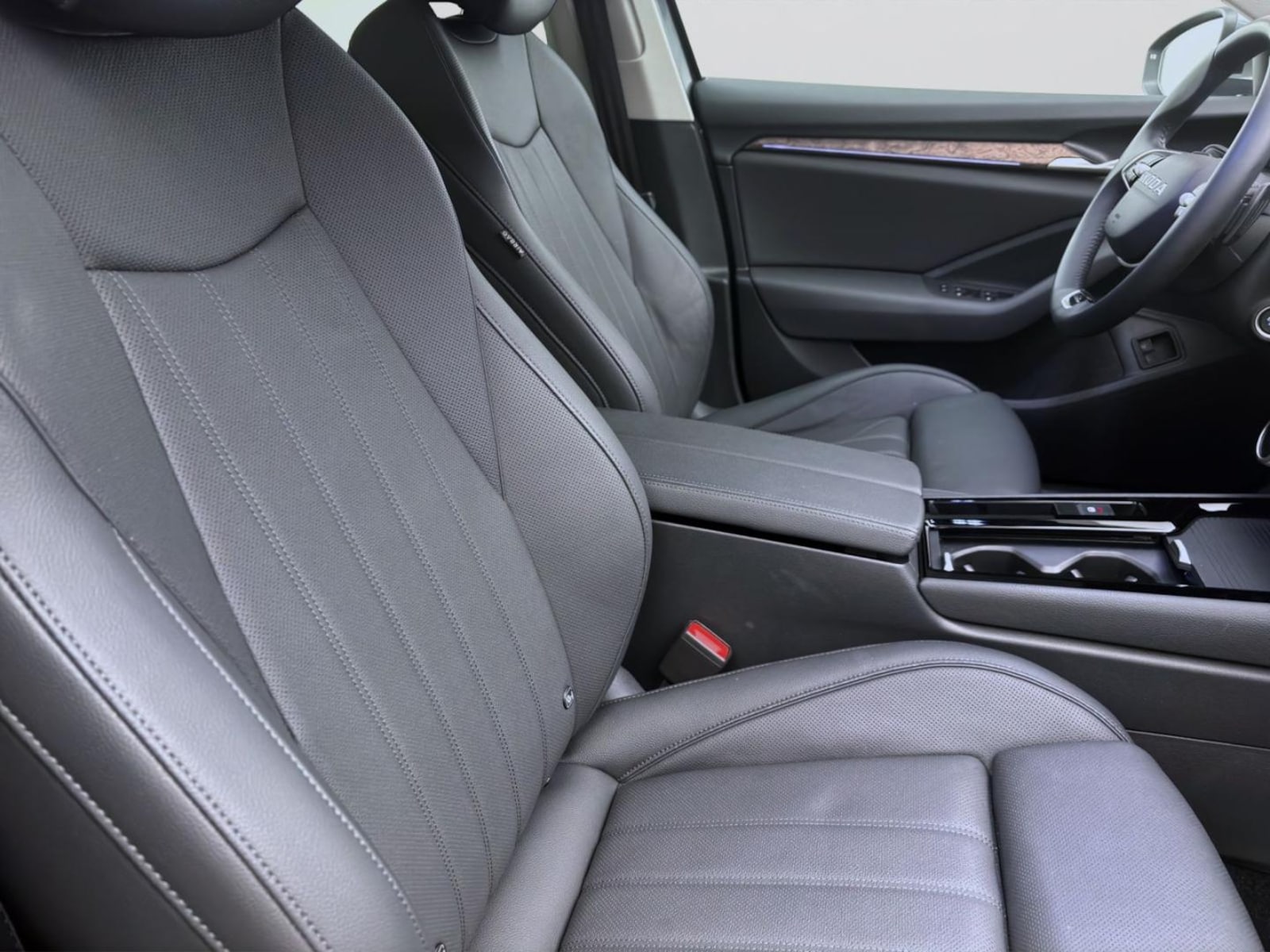 Škoda Superb Combi – Bild 17