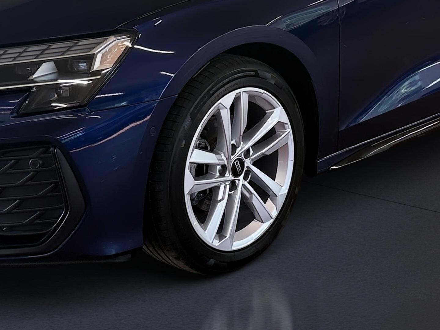 Bild über Audi A3 Limousine TDI S tronic - für weitere Informationen kontaktieren Sie den Audi Partner