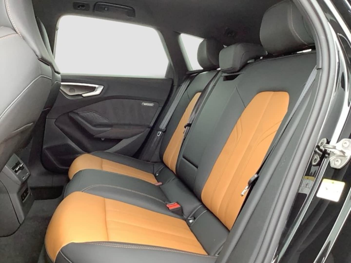 Bild über Audi A5 Avant TDI quattro 150 kW S tronic - für weitere Informationen kontaktieren Sie den Audi Partner