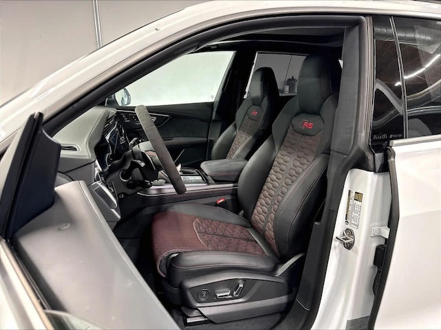 2026 Audi RS Q8 Base - Photo 11