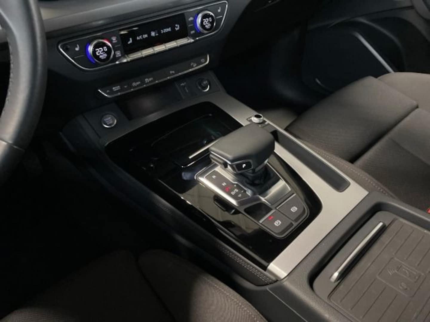 Bild über Audi Q5 40 TDI quattro S tronic - für weitere Informationen kontaktieren Sie den Audi Partner