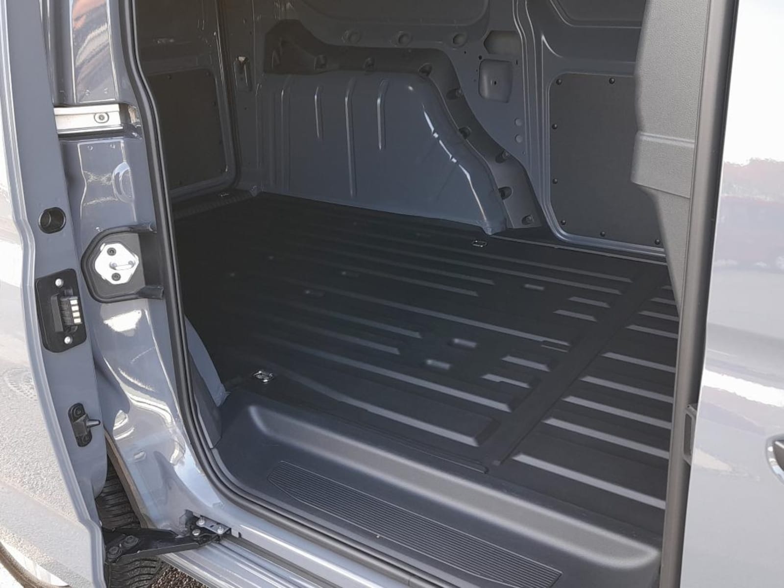 Volkswagen Caddy Maxi Cargo – Bild 10