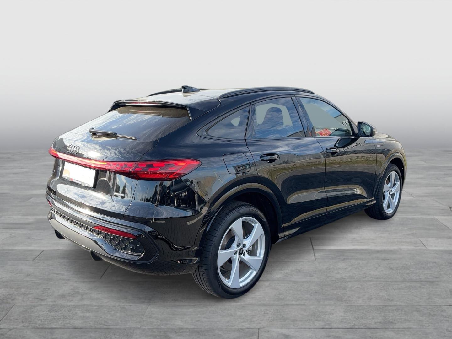 Bild über Audi Q5 Sportback TDI quattro 150 kW S tronic - für weitere Informationen kontaktieren Sie den Audi Partner