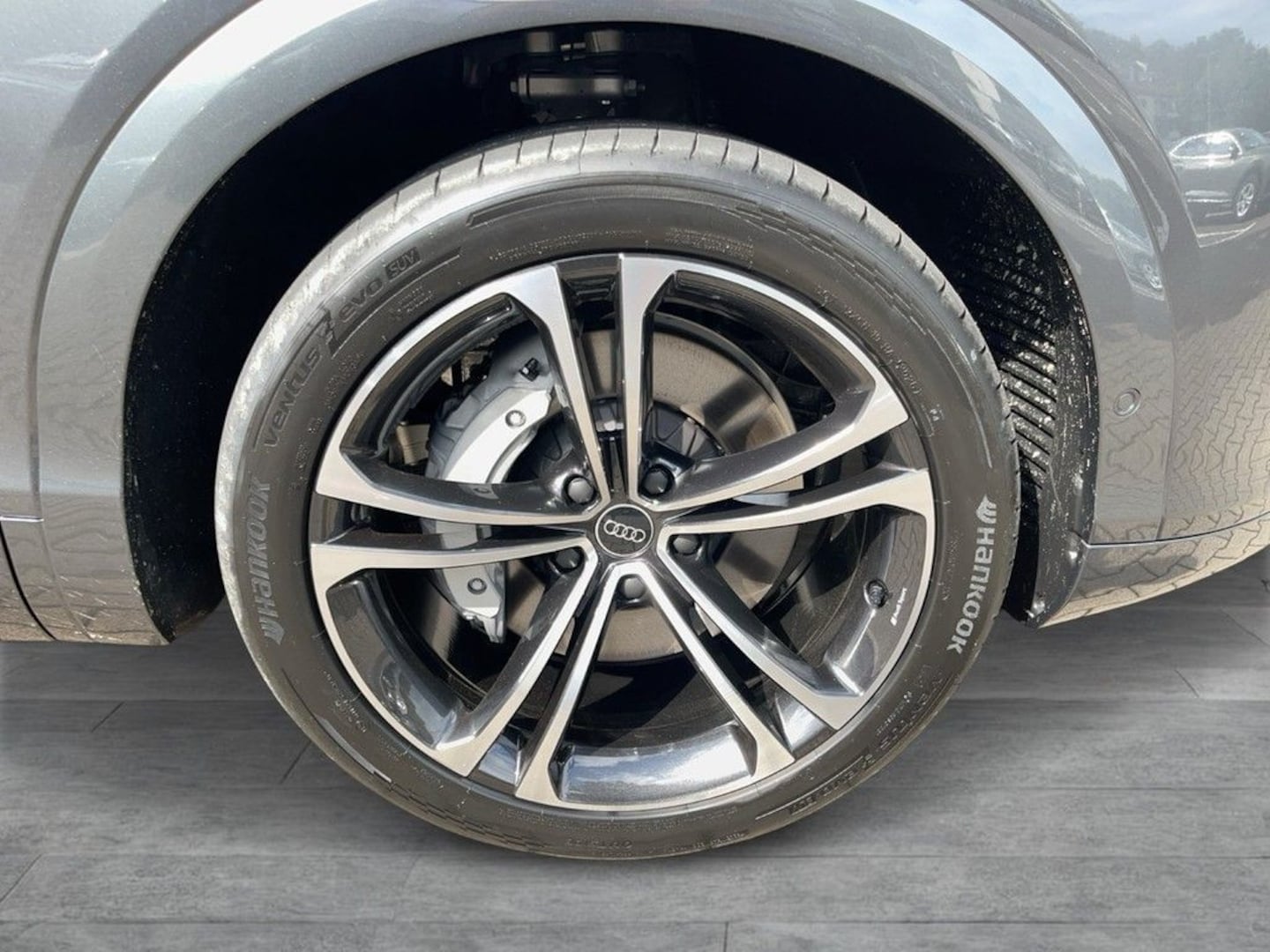 Bild über Audi Q7 SUV TDI quattro 220 kW tiptronic - für weitere Informationen kontaktieren Sie den Audi Partner