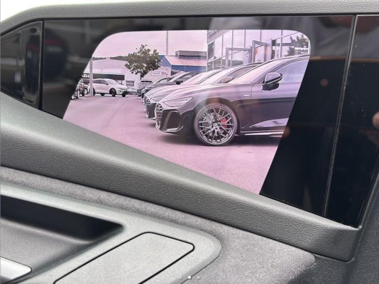Bild über Audi S6 Avant e-tron edition one grey e-tron - für weitere Informationen kontaktieren Sie den Audi Partner