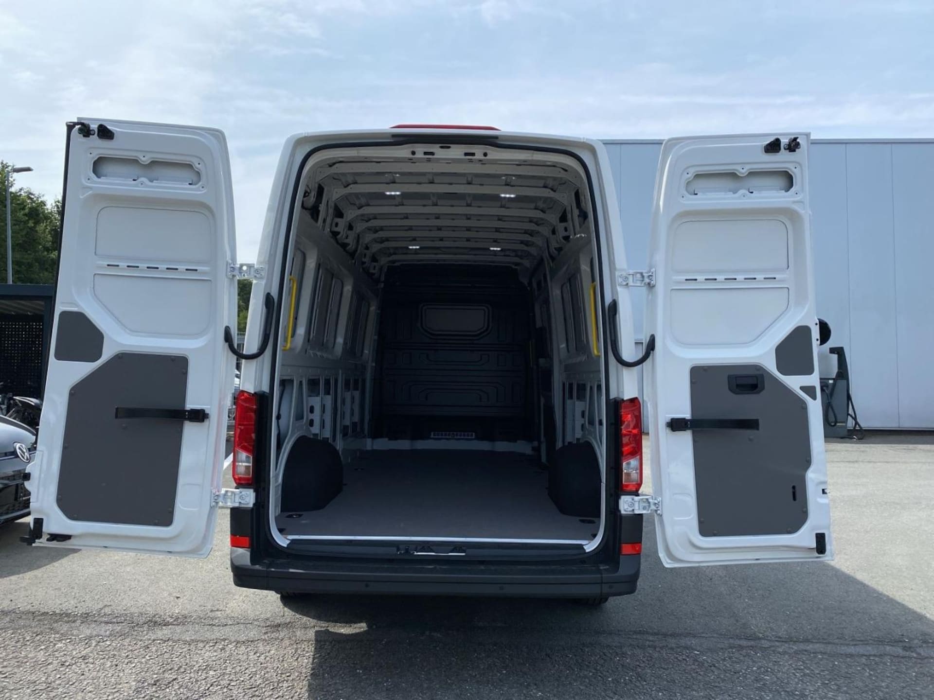 Volkswagen Crafter Kasten langer Radstand