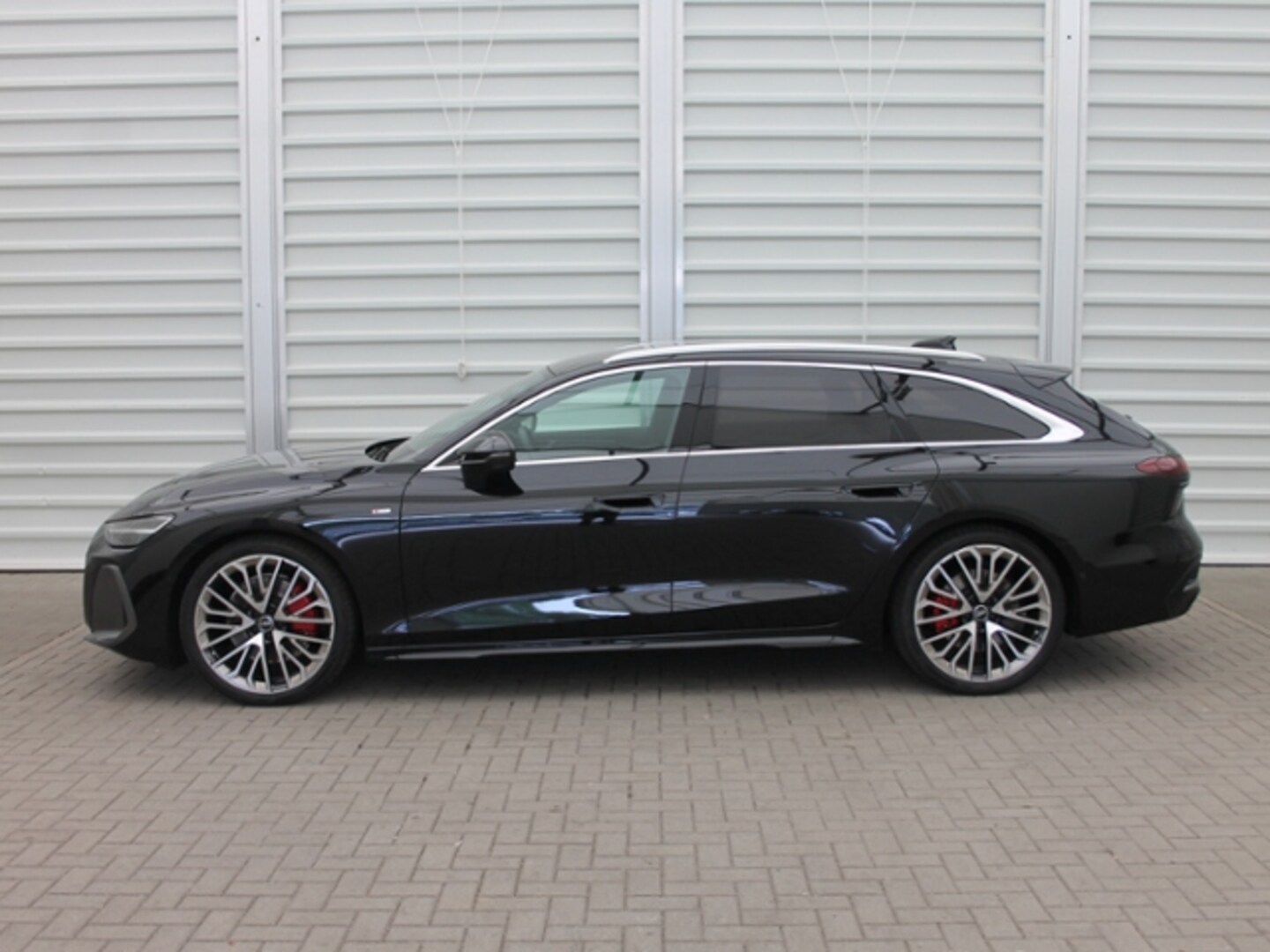 Bild über Audi A6 Avant TFSI quattro 270 kW S tronic - für weitere Informationen kontaktieren Sie den Audi Partner