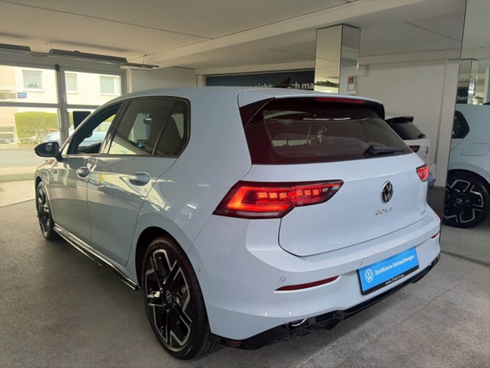 Volkswagen Golf R-Line