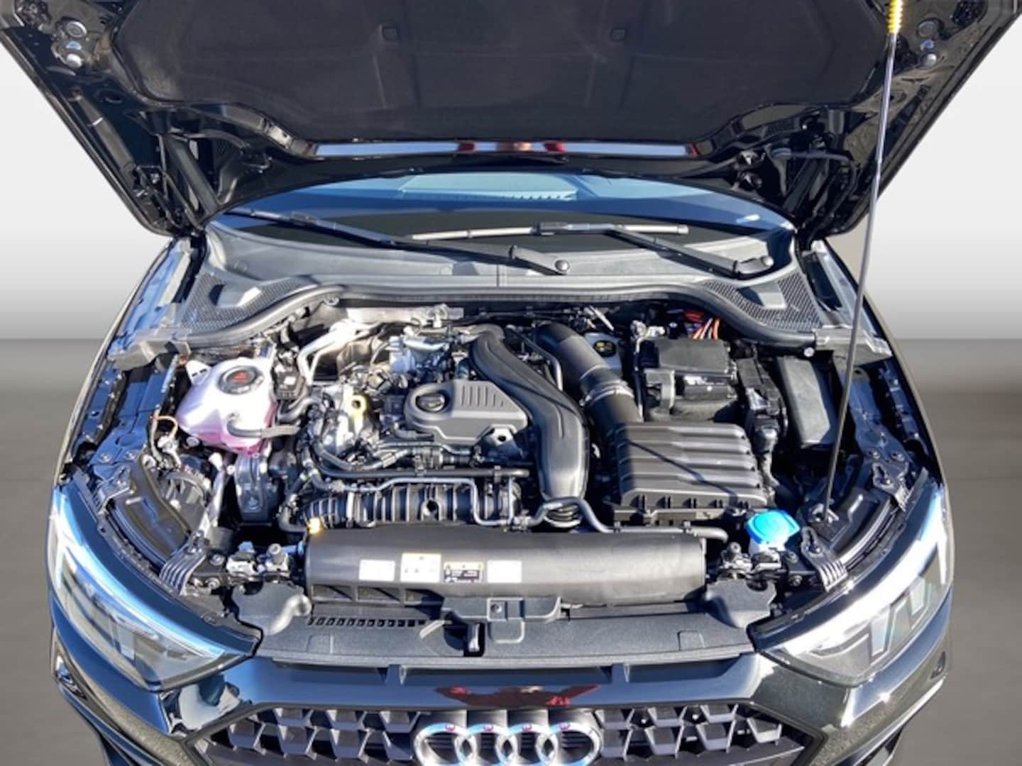 Bild über Audi A1 Sportback S line 35 TFSI S tronic - für weitere Informationen kontaktieren Sie den Audi Partner