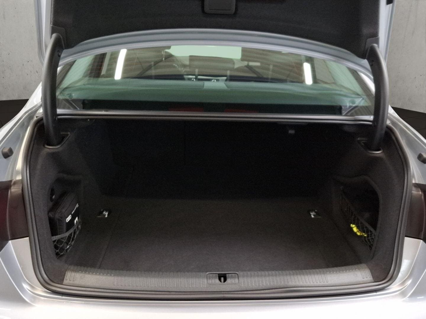 Bild über Audi A4 Limousine advanced 35 TDI S tronic - für weitere Informationen kontaktieren Sie den Audi Partner