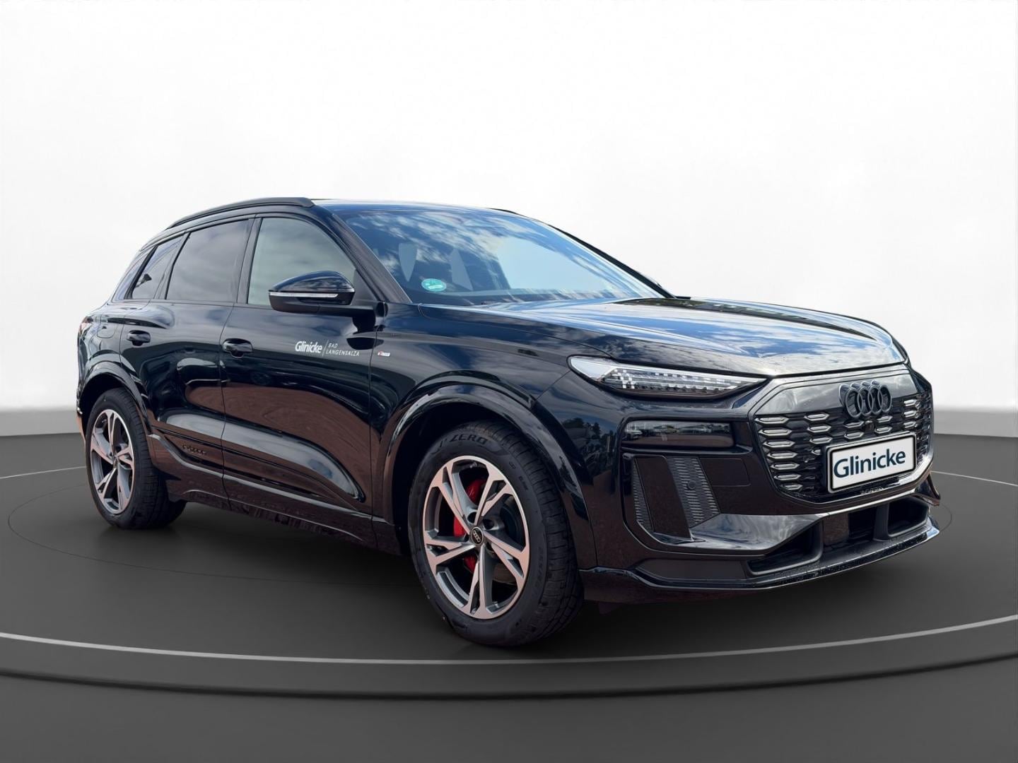 Bild über Audi Q6 SUV e-tron S line business e-tron quattro 315 kW - für weitere Informationen kontaktieren Sie den Audi Partner