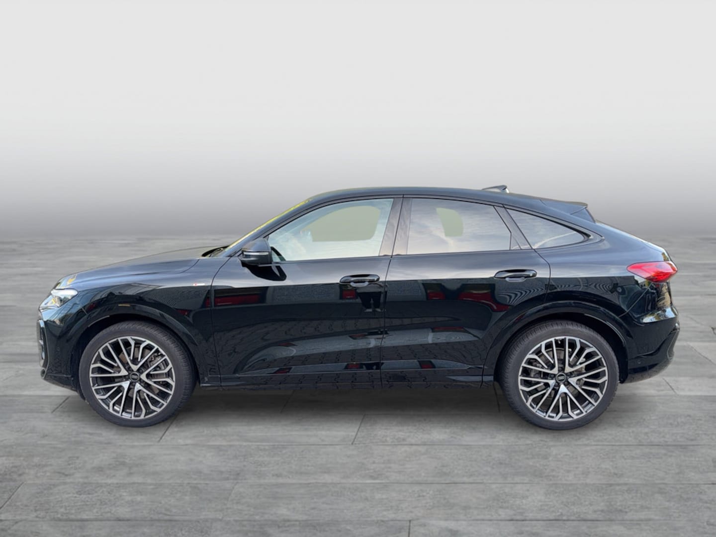 Bild über Audi Q5 Sportback TDI quattro 150 kW S tronic - für weitere Informationen kontaktieren Sie den Audi Partner