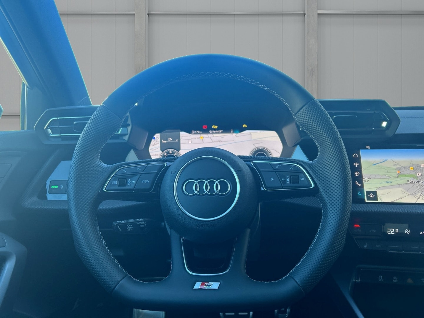 Bild über Audi A3 allstreet 35 TDI S tronic - für weitere Informationen kontaktieren Sie den Audi Partner