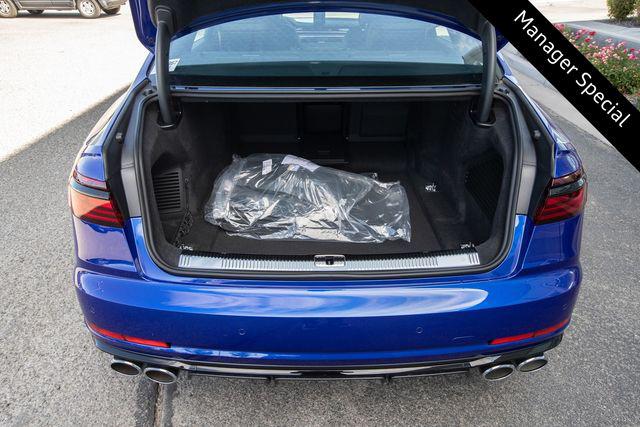 2025 Audi S8 Base - Photo 38