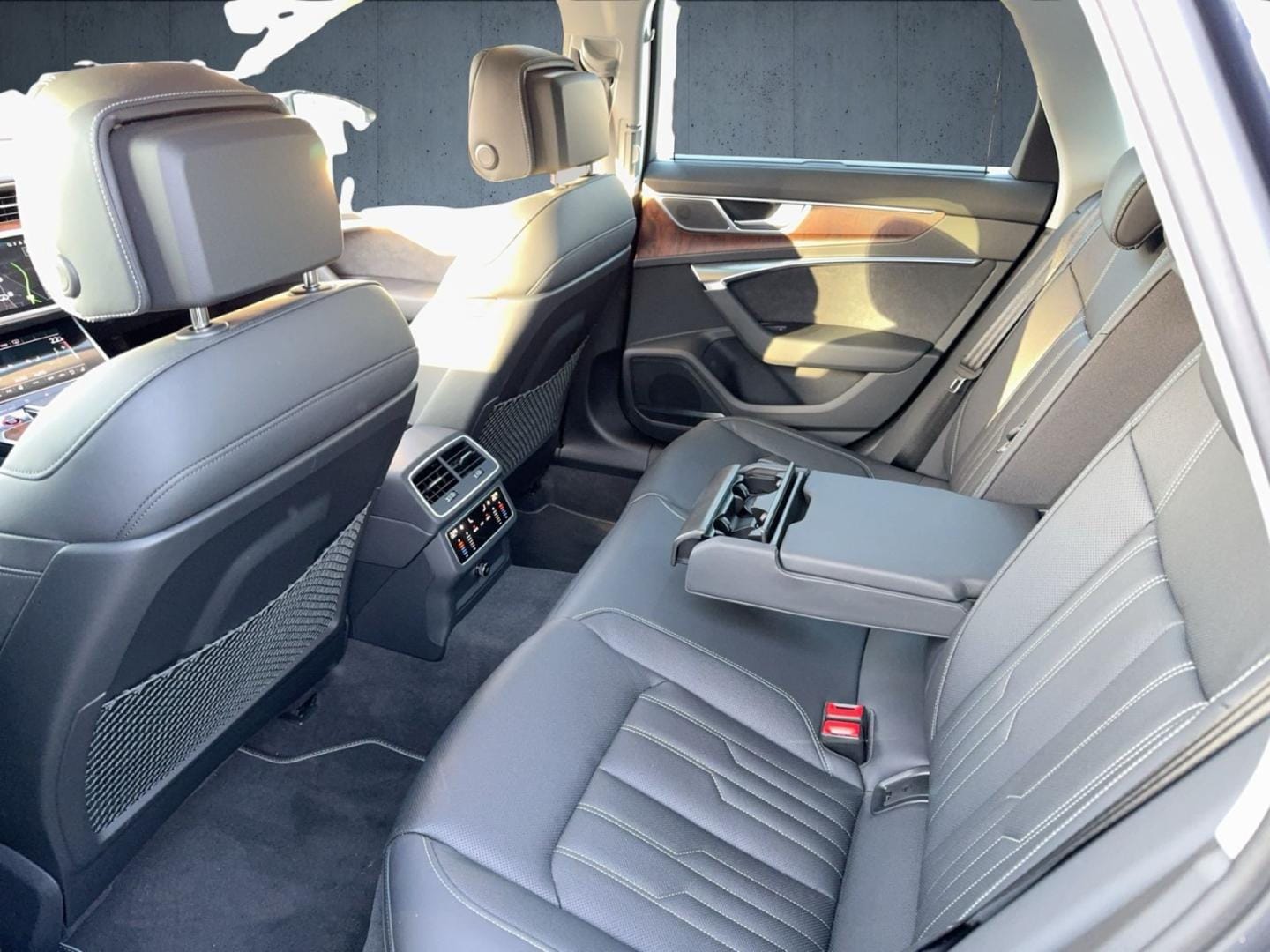 Bild über Audi S6 Avant TDI quattro tiptronic - für weitere Informationen kontaktieren Sie den Audi Partner